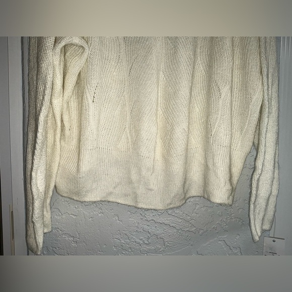Ophelia Roe V-Neck Cream Sweater (NWT) - Size 1X - Picture 6 of 12